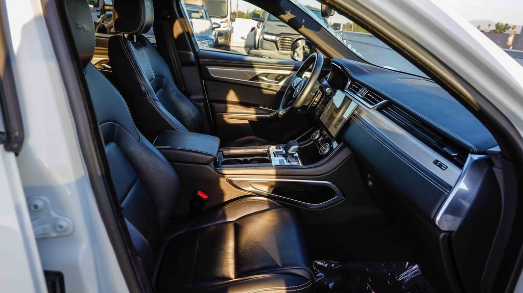 Used 2024 Jaguar F-PACE R-Dynamic S image 21