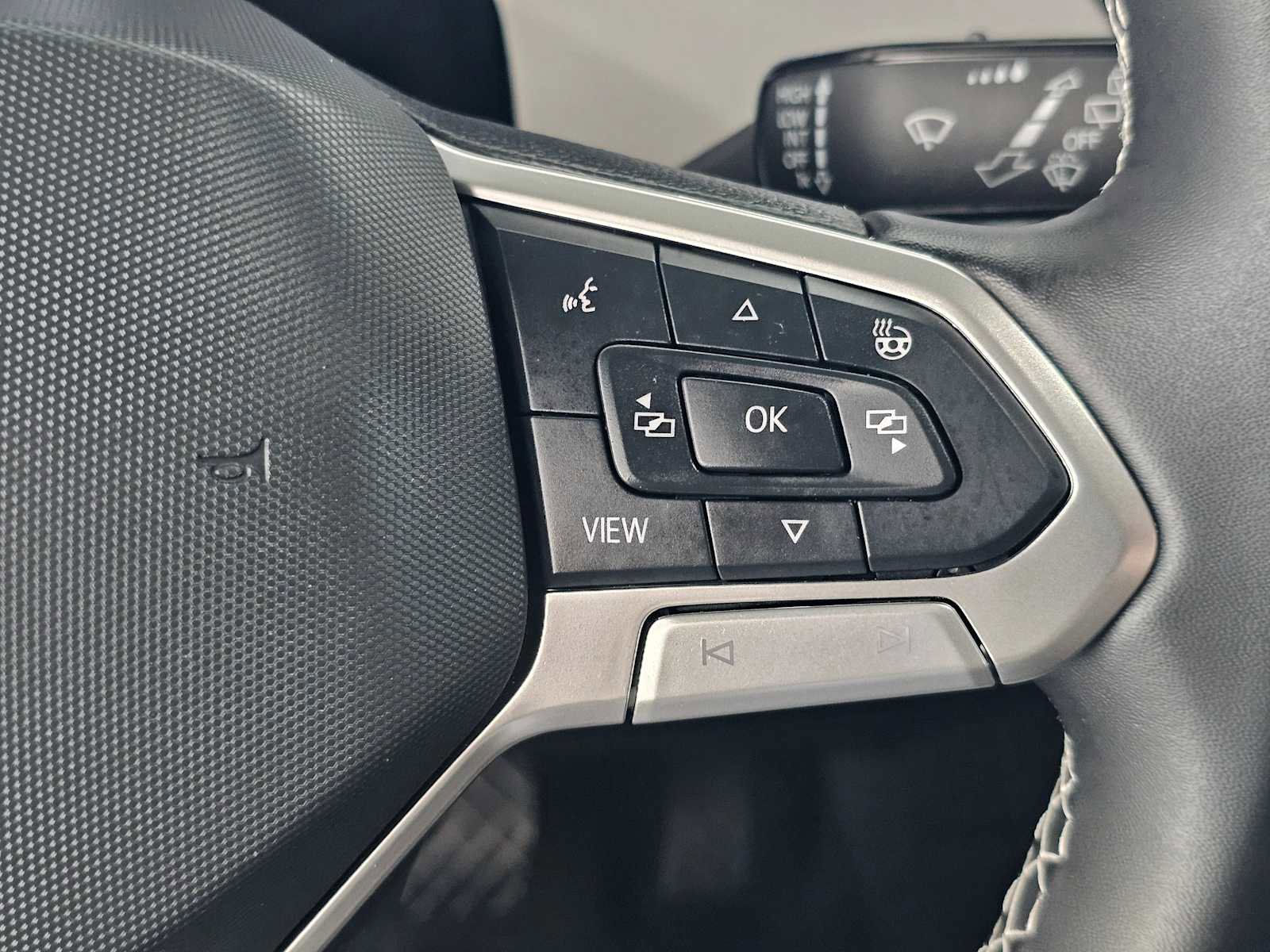 Used 2026 Volkswagen Taos SE image 28