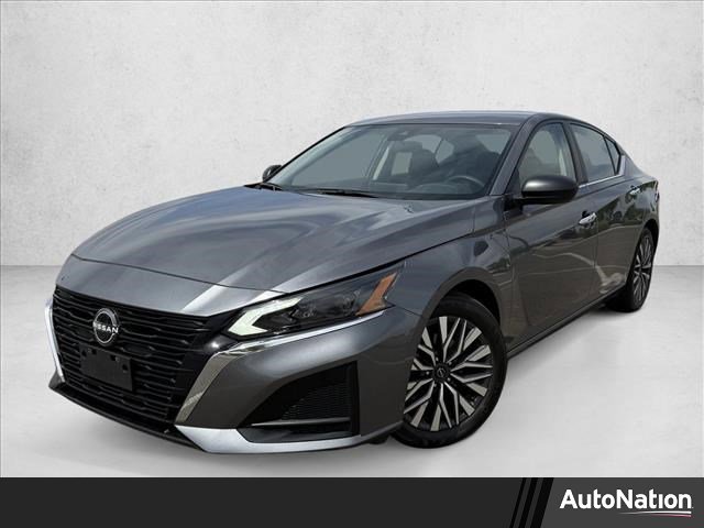 Used 2024 Nissan Altima 2.5 SV image 1