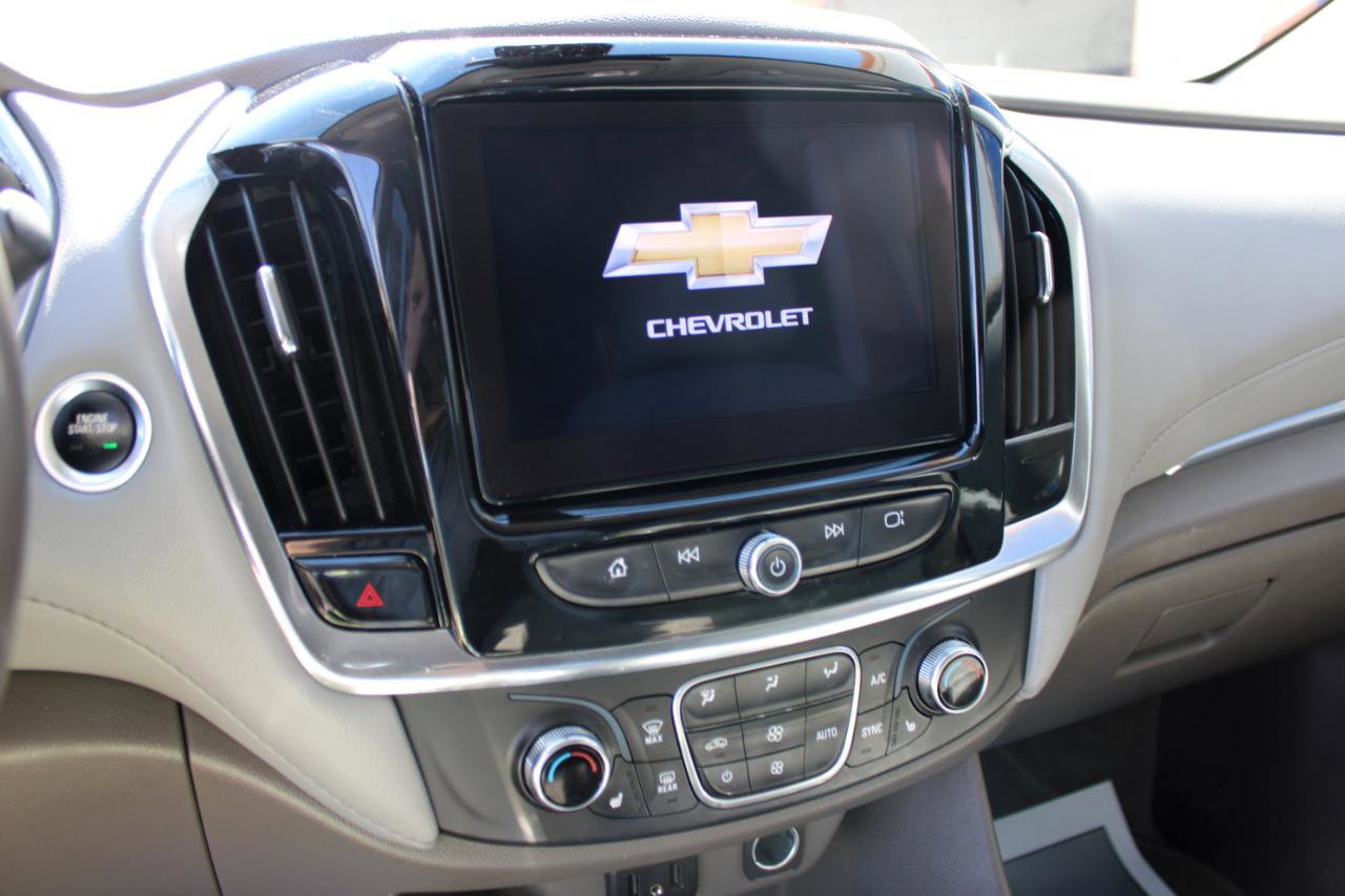 Used 2020 Chevrolet Traverse LT w/ Driver Confidence II Package AWD/4WD image 32