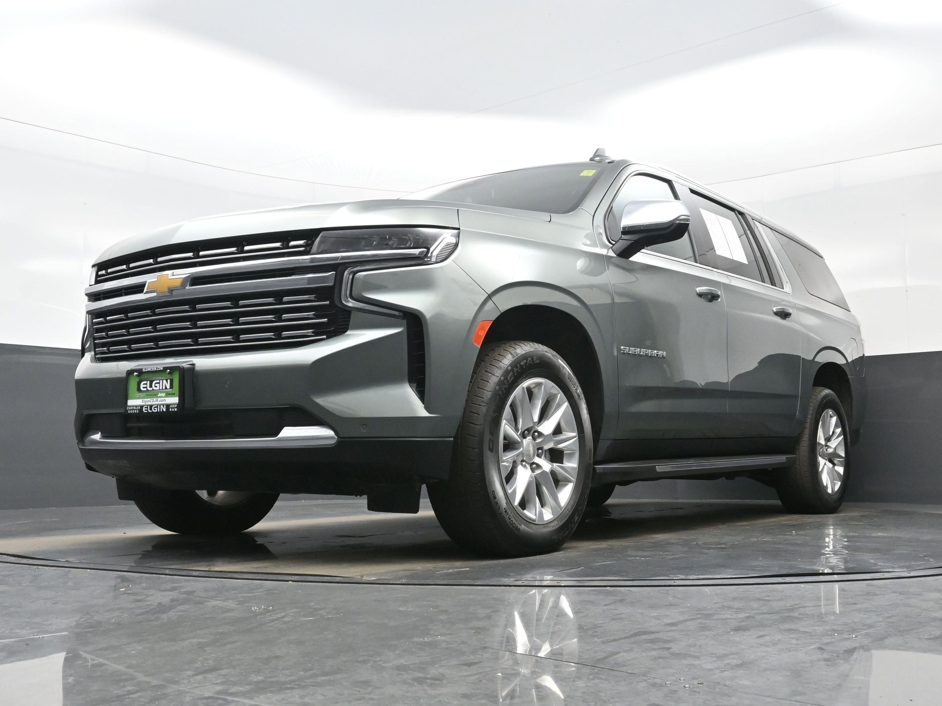 Used 2023 Chevrolet Suburban Premier AWD/4WD image 27