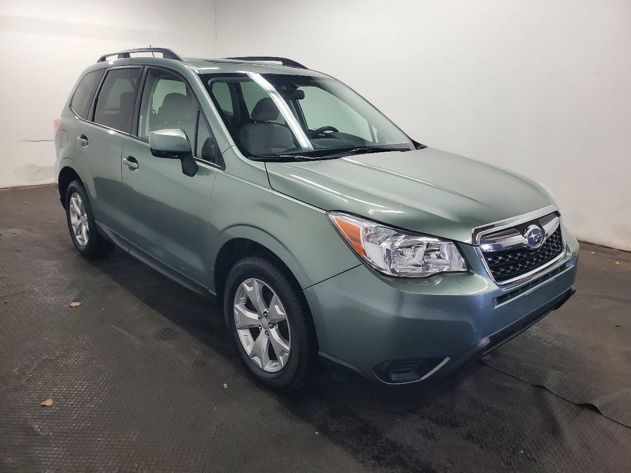 Used 2015 Subaru Forester 2.5i Premium AWD/4WD image 3