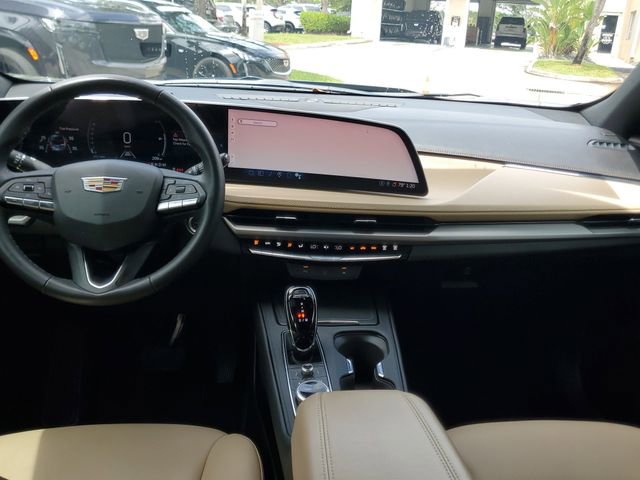 Used 2024 Cadillac XT4 Luxury FWD image 14