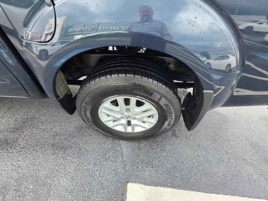 Used 2018 Nissan Frontier SV RWD image 10