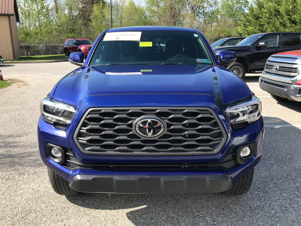 Certified 2022 Toyota Tacoma TRD Off-Road w/ Technology Package AWD/4WD image 3