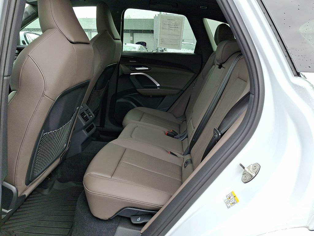 Certified 2025 Audi Q5 Premium Plus image 10