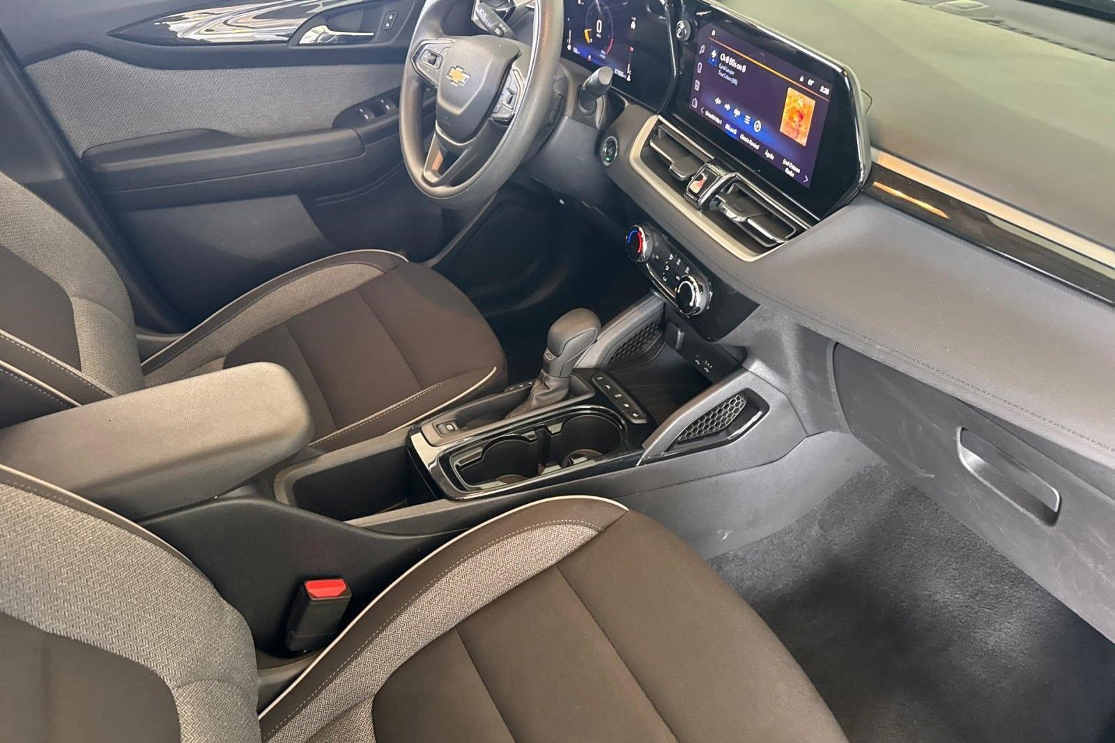 Used 2025 Chevrolet TrailBlazer LT image 31