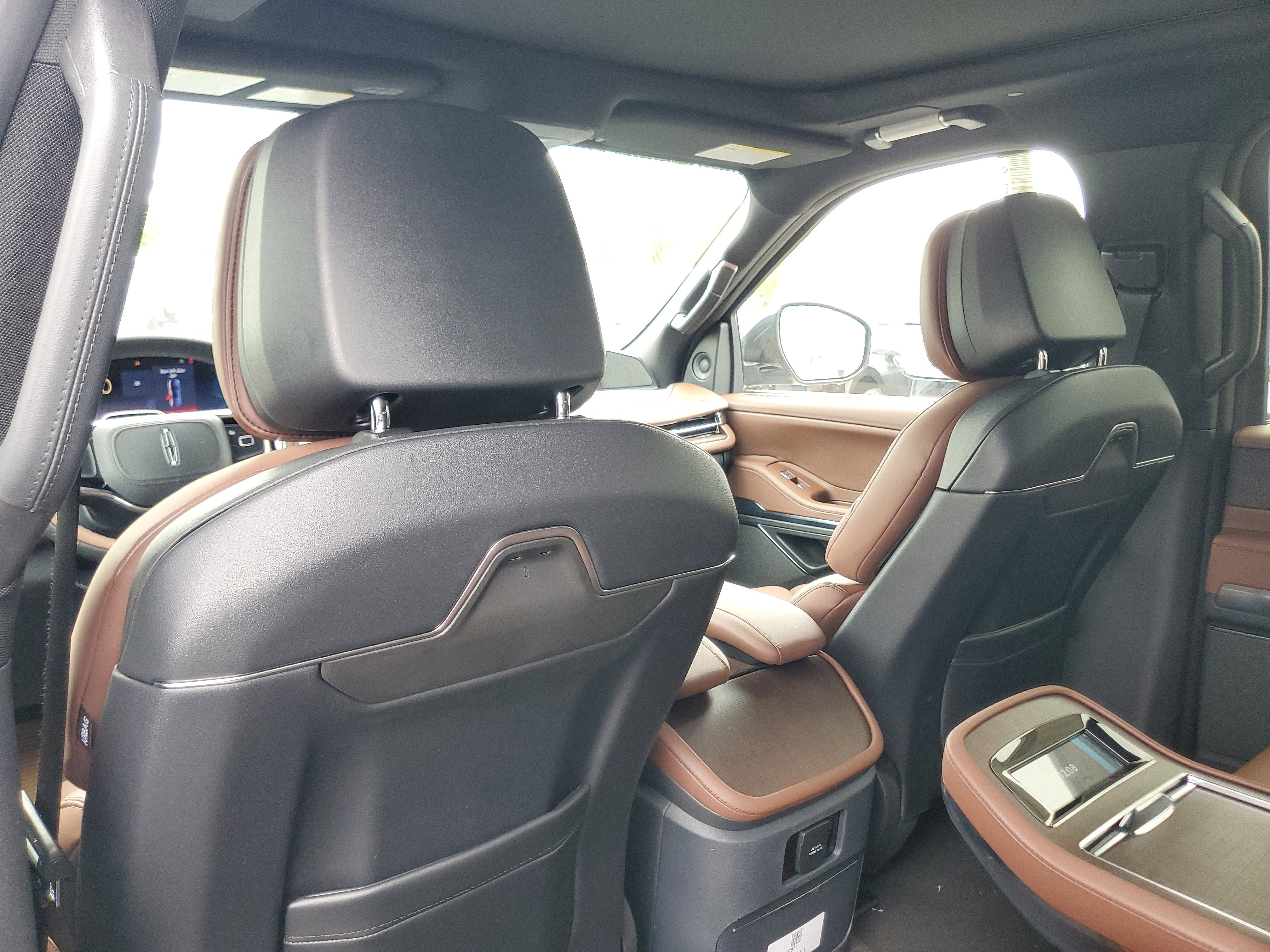 New 2026 Lincoln Navigator Reserve AWD/4WD image 28