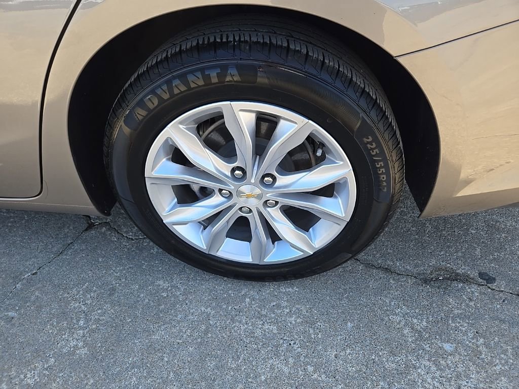 Used 2024 Chevrolet Malibu LT FWD image 21