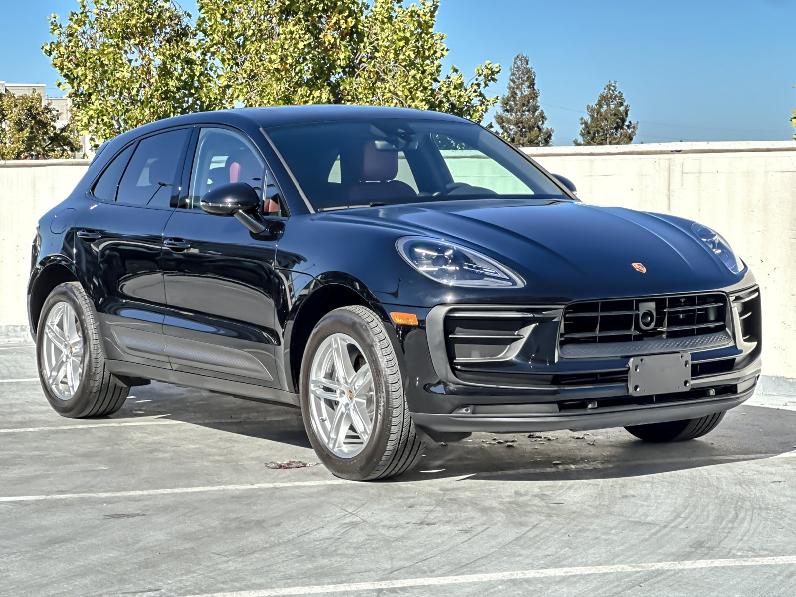 Certified 2023 Porsche Macan AWD/4WD image 11