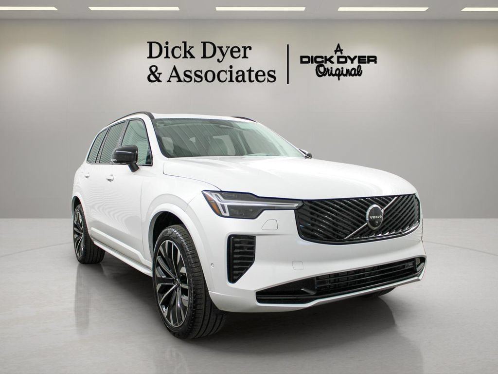 Used 2026 Volvo XC90 B6 Ultra w/ Protection Package Premier