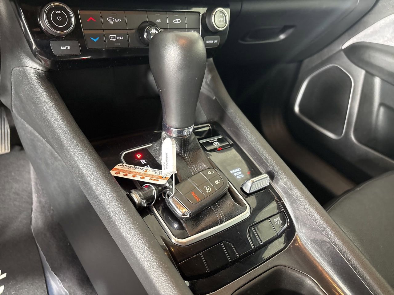 Used 2023 Jeep Compass Latitude image 16