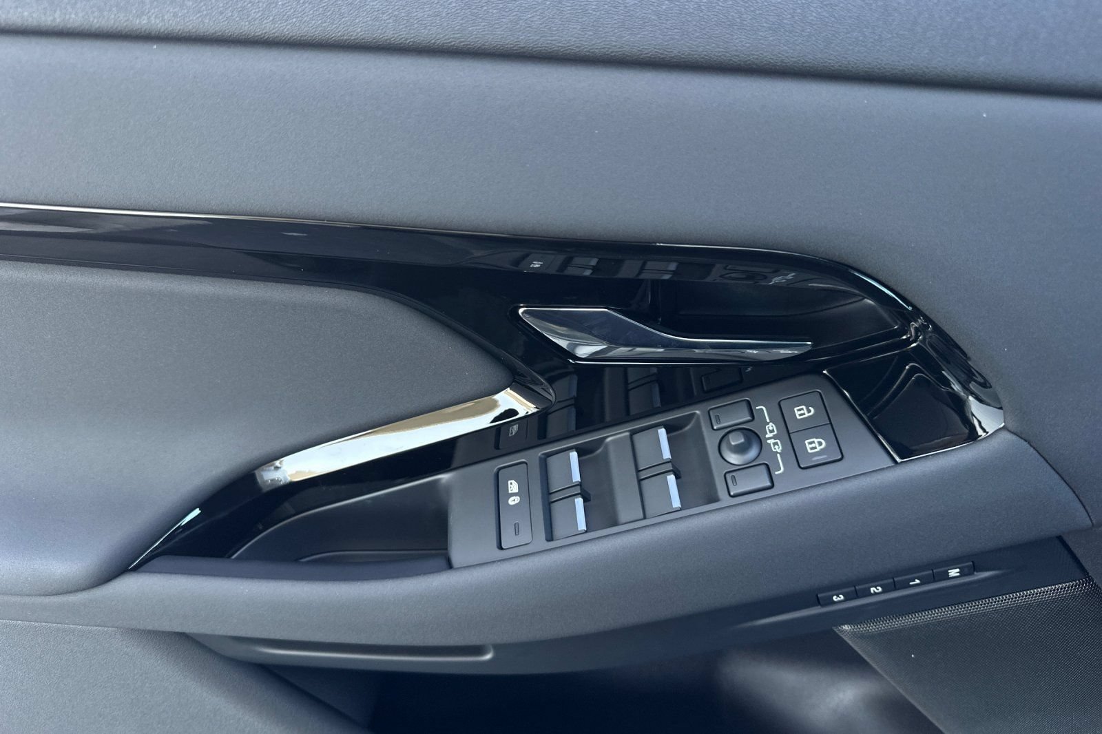 New 2026 Land Rover Range Rover Evoque Dynamic SE AWD/4WD image 11