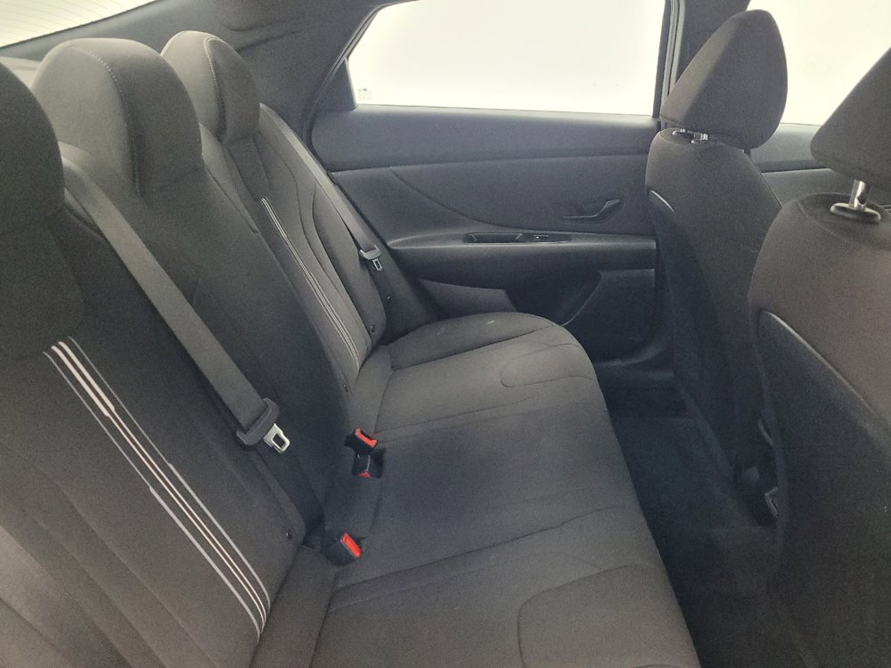 Used 2025 Hyundai Elantra Sport FWD image 19