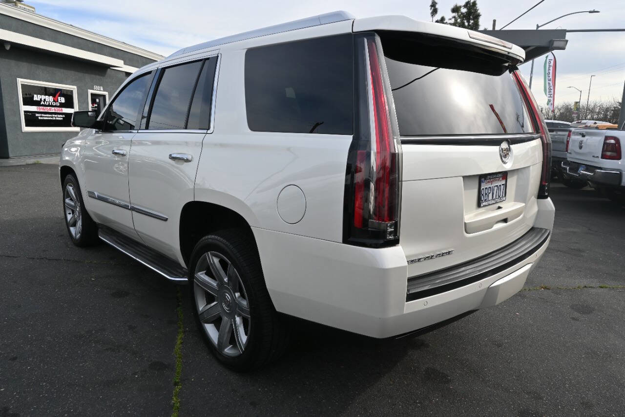 Used 2015 Cadillac Escalade Luxury RWD image 7