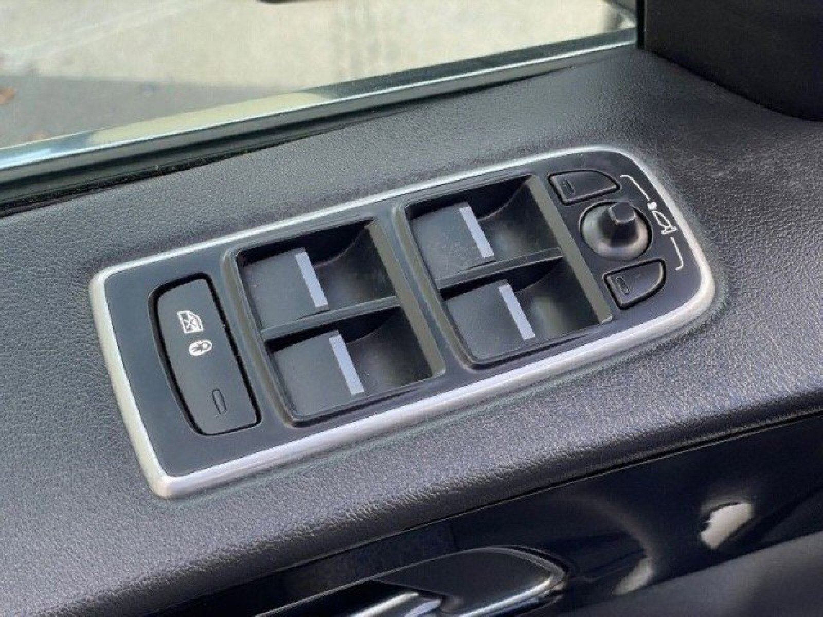 New 2024 Jaguar XF R-Dynamic SE image 42