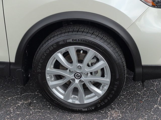 Certified 2020 Nissan Rogue Sport SV w/ Technology Package FWD image 11