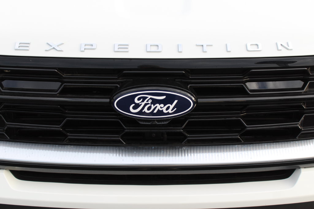 New 2027 Ford Expedition Platinum w/ Driver's Package AWD/4WD image 9