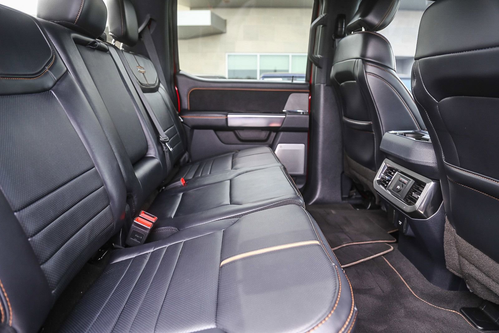 Used 2024 Ford F350 Platinum w/ FX4 Off-Road Package image 16