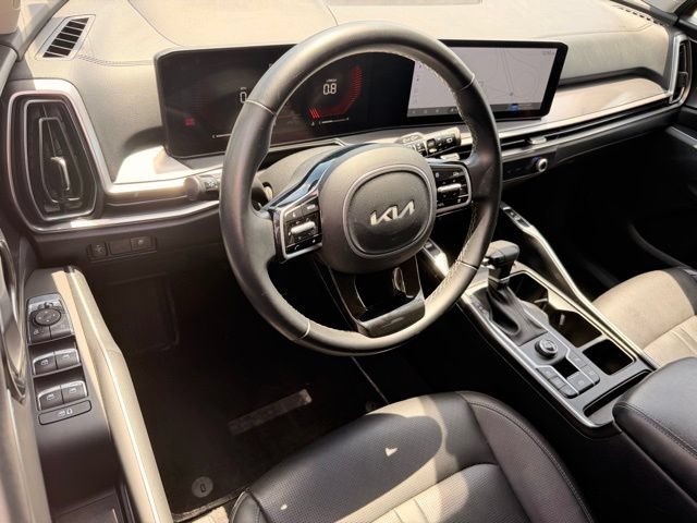 Used 2024 Kia Sorento S FWD image 19