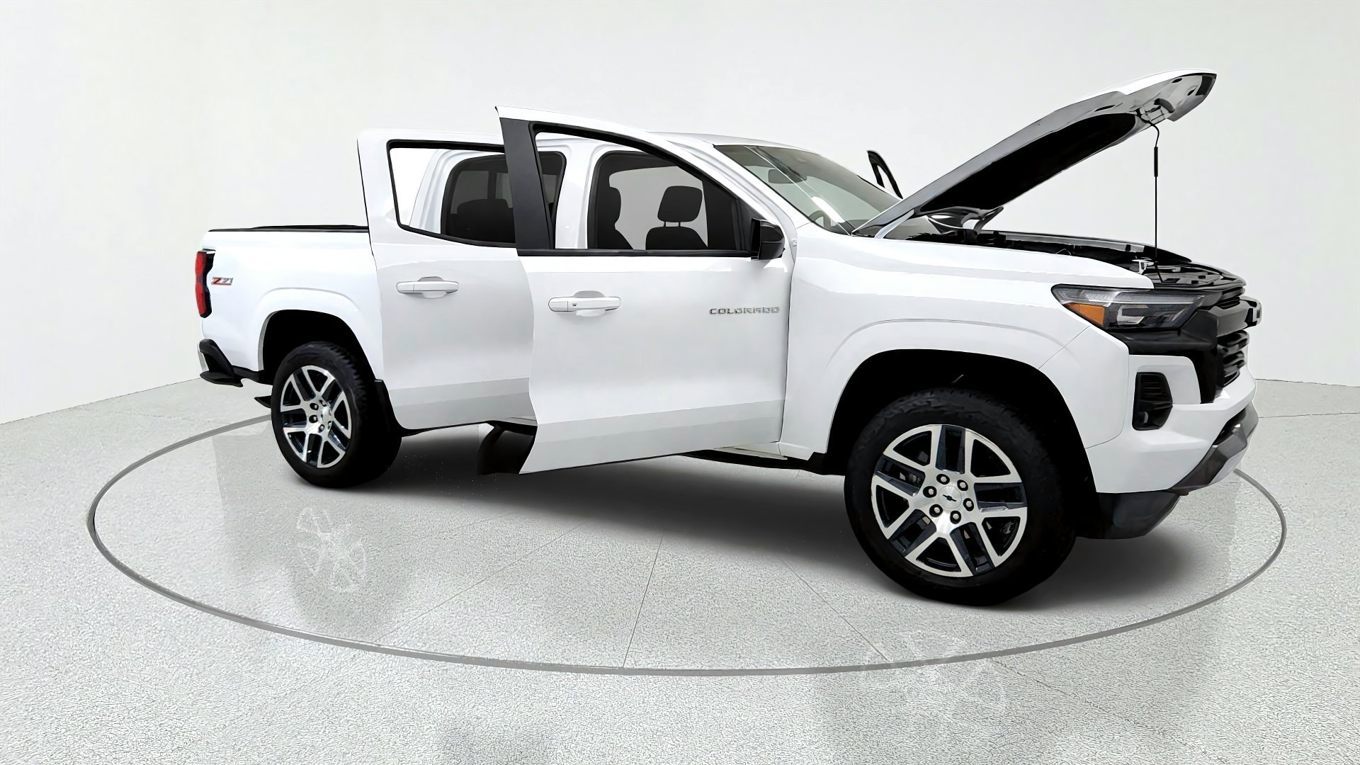 Used 2024 Chevrolet Colorado Z71 AWD/4WD image 14