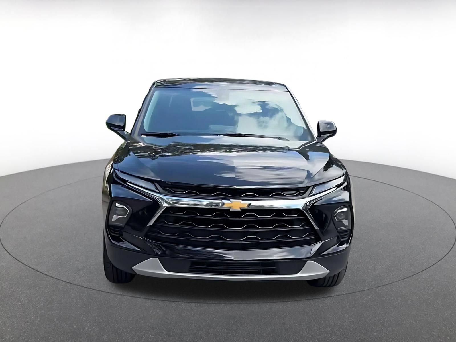 Used 2026 Chevrolet Blazer LT FWD image 4