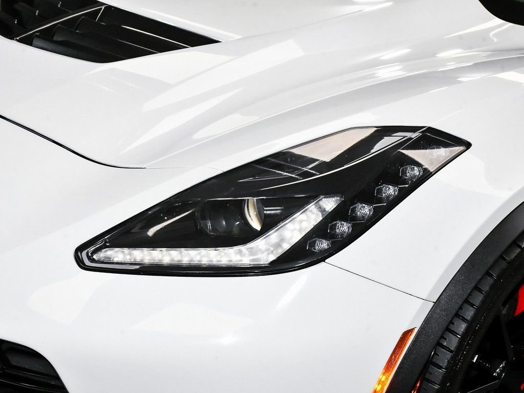 Used 2015 Chevrolet Corvette Z06 w/ 3LZ Preferred Equipment Group image 74