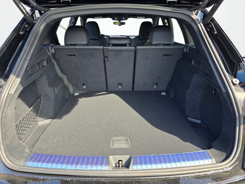 New 2026 Audi SQ5 Prestige AWD/4WD image 13