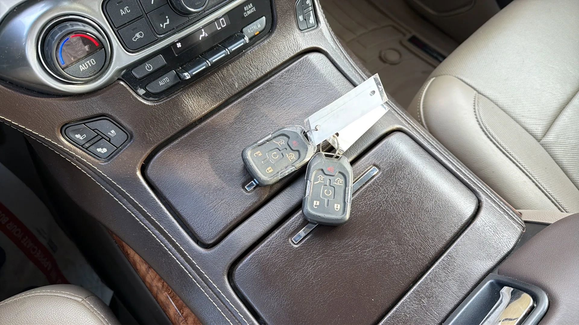 Used 2018 Chevrolet Tahoe Premier image 34