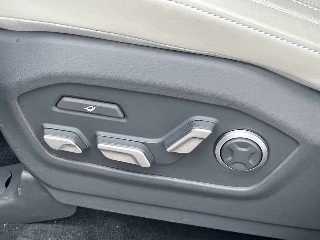 Used 2024 Hyundai Santa Fe Calligraphy FWD image 24