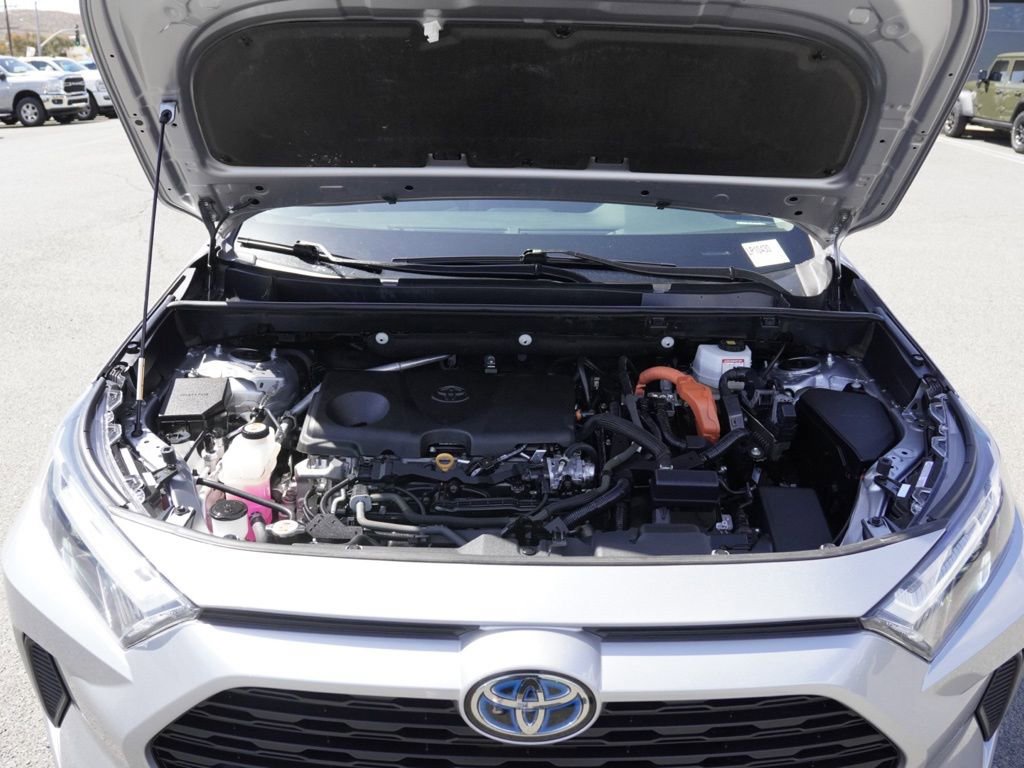 Used 2023 Toyota RAV4 LE AWD/4WD image 29