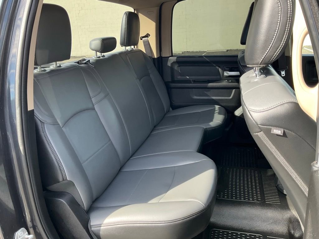 Used 2019 RAM 3500 Tradesman w/ Chrome Appearance Group image 33