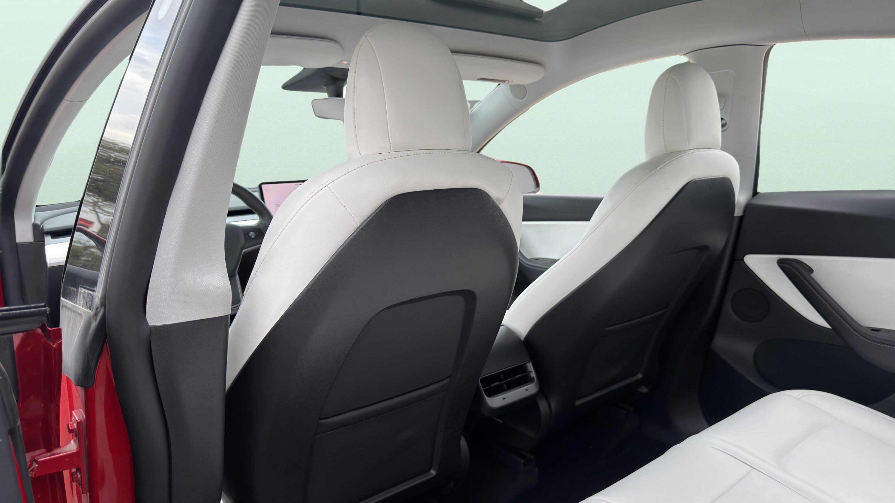 Used 2021 Tesla Model Y Long Range image 24