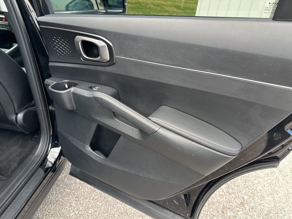 Certified 2025 Kia Sorento S image 23