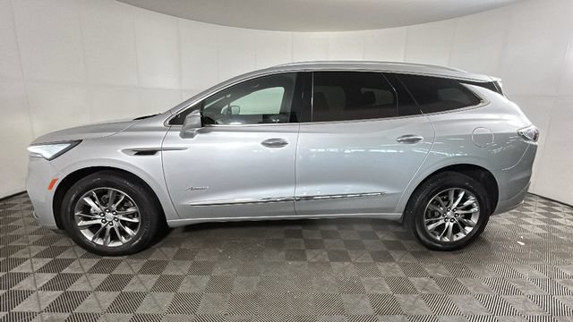 Used 2022 Buick Enclave Avenir w/ Avenir Technology Package AWD/4WD image 5