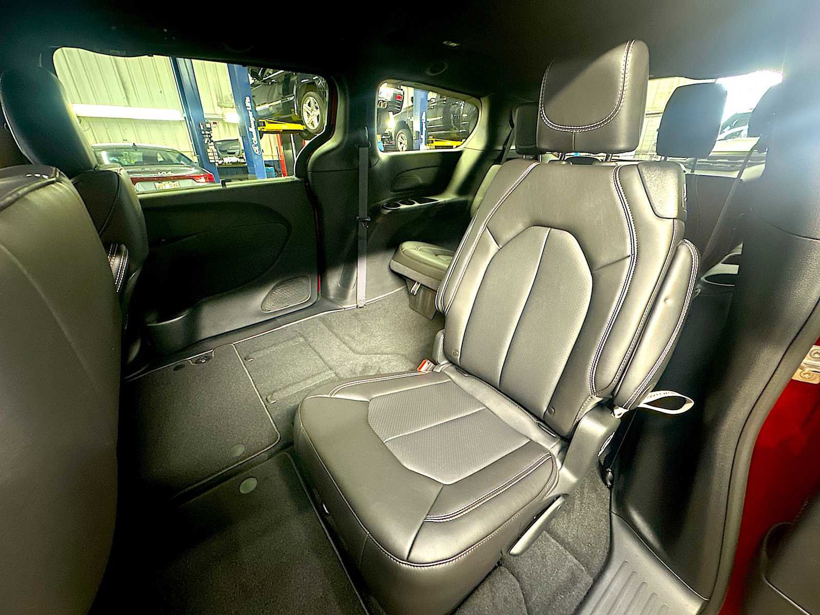 New 2026 Chrysler Pacifica Select w/ S Appearance Package image 24