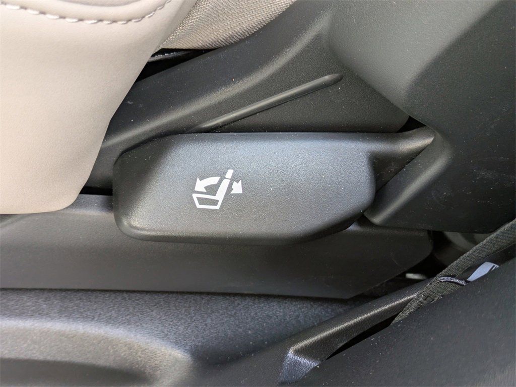 Certified 2026 Volvo XC90 B6 Plus w/ Protection Package Premier image 17