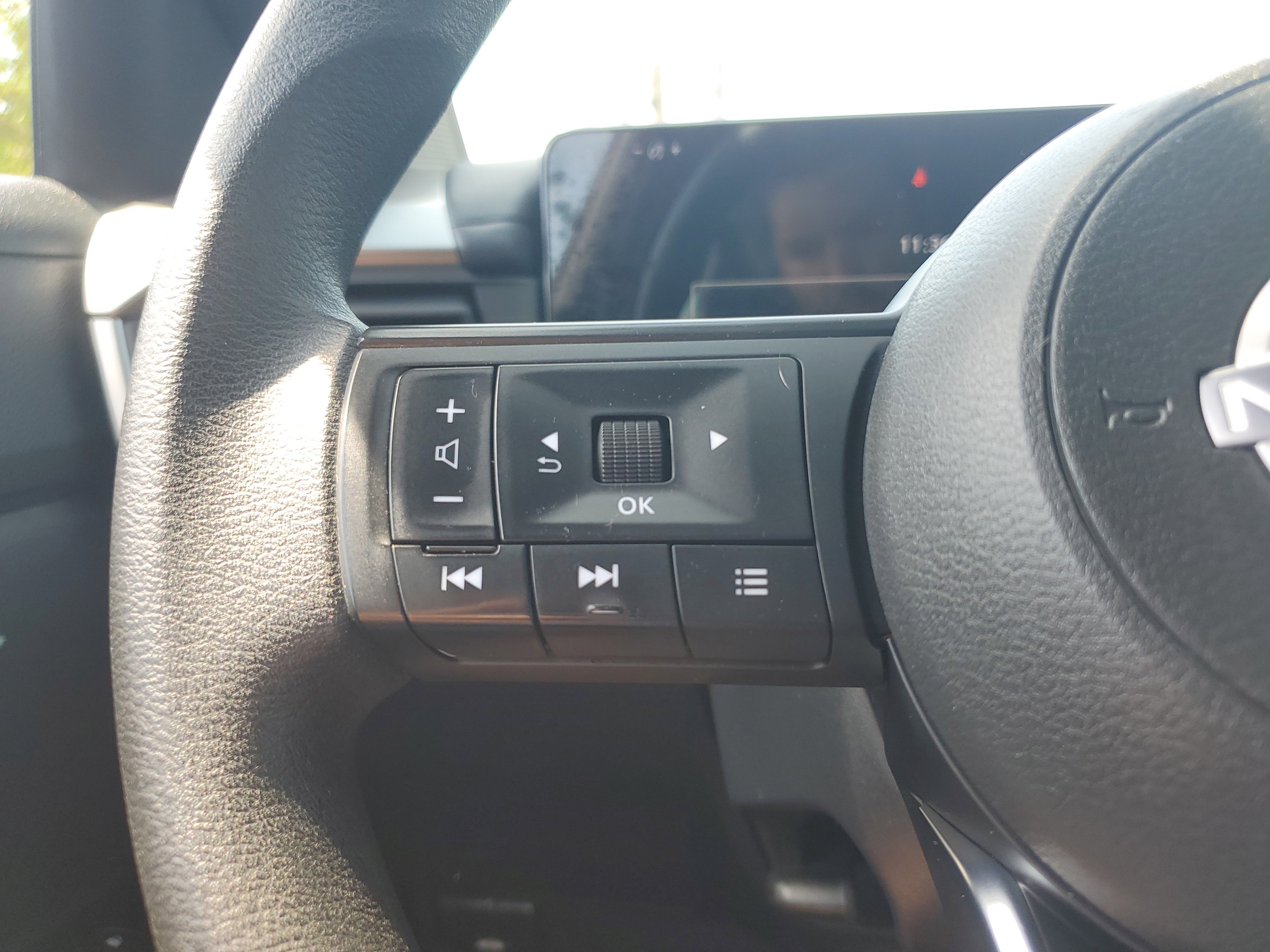 Used 2025 Nissan Kicks S AWD/4WD image 20