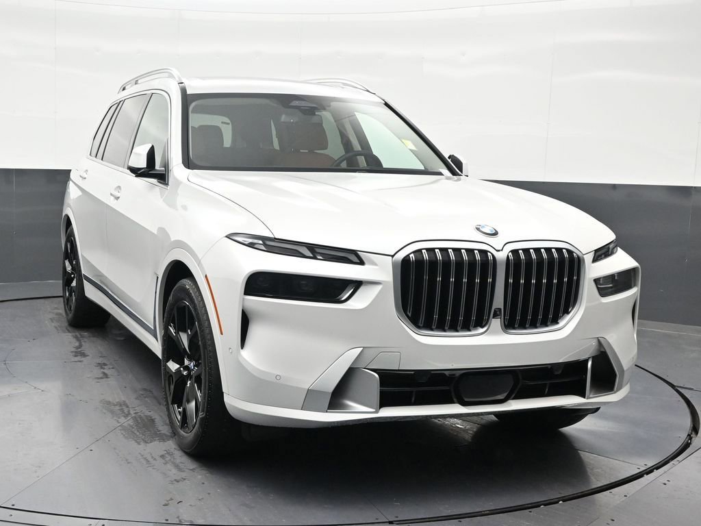 Used 2024 BMW X7 xDrive40i w/ Premium Package image 8
