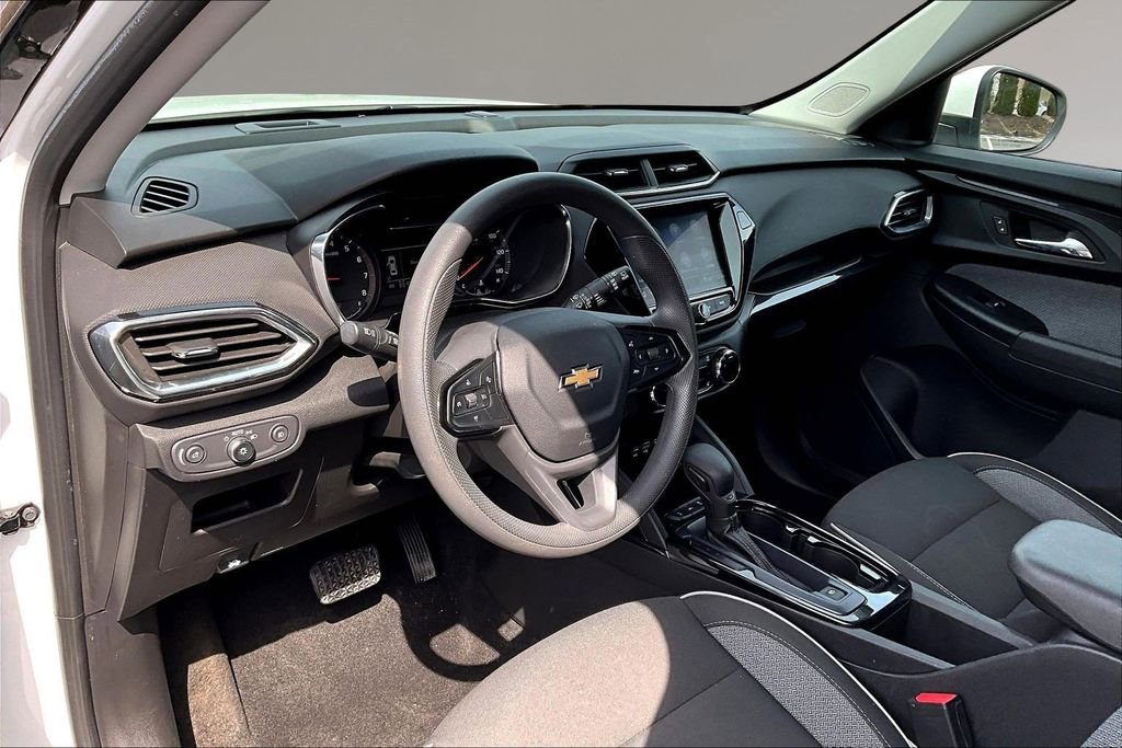 Used 2022 Chevrolet TrailBlazer LT w/ Convenience Package image 16