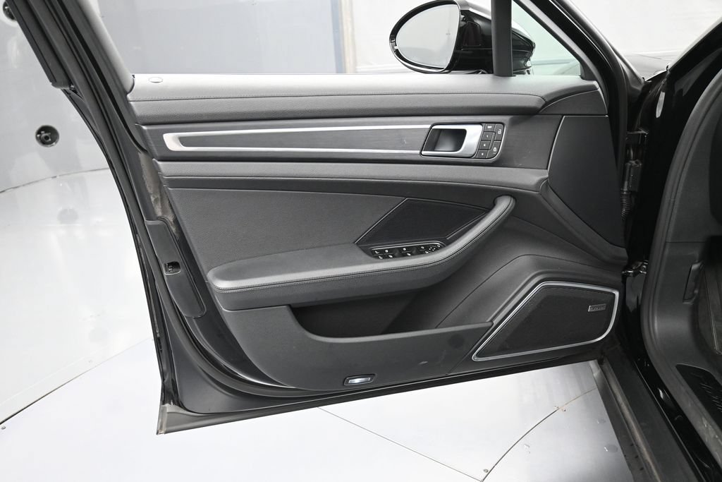 Certified 2023 Porsche Panamera 4 Platinum Edition AWD/4WD image 15