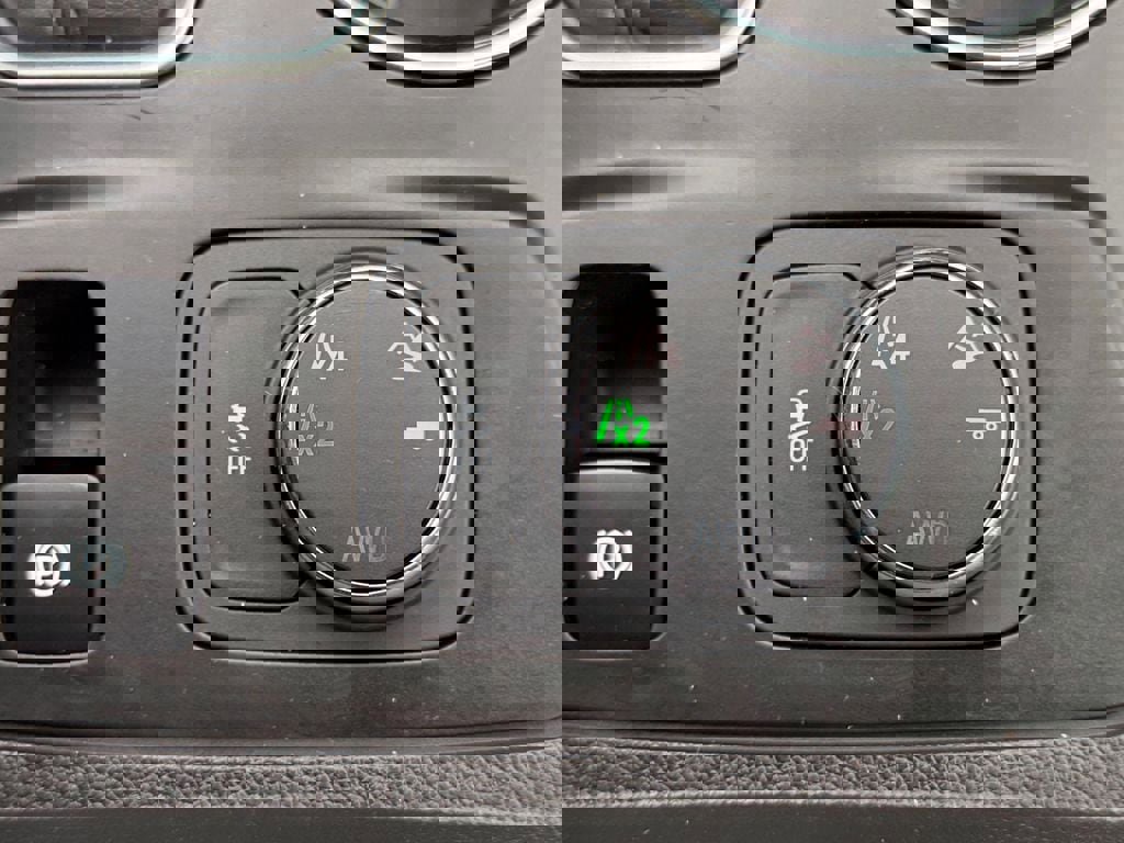 Used 2018 Chevrolet Traverse LT image 28