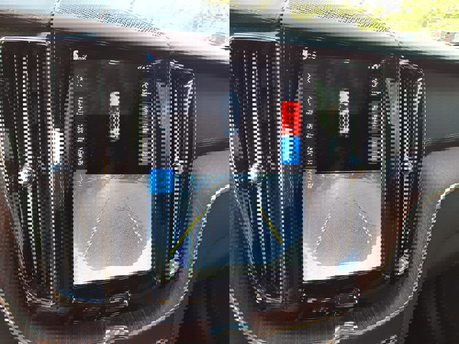 Used 2023 Volvo XC60 B5 Ultimate image 22