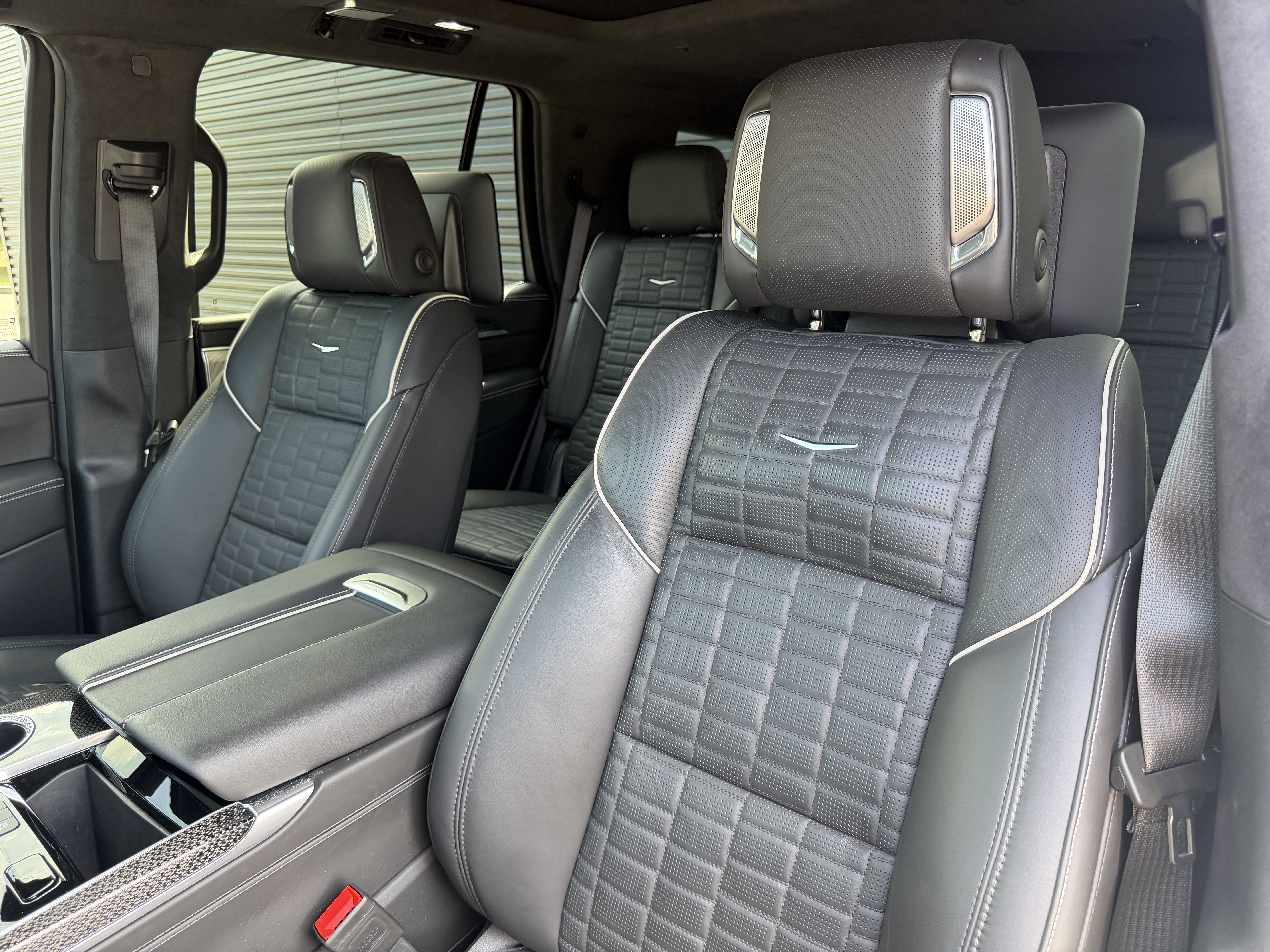 Used 2025 Cadillac Escalade V AWD/4WD image 5