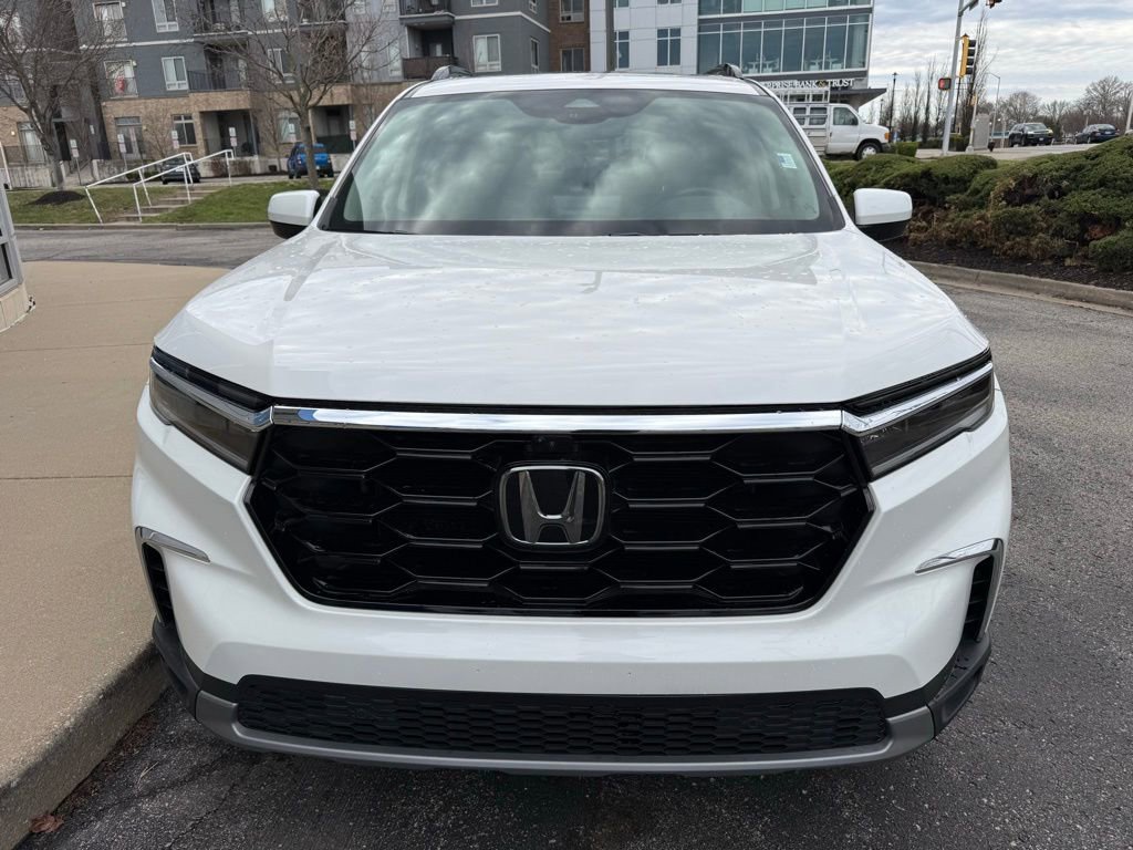 Used 2023 Honda Pilot Elite image 12