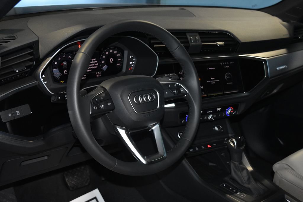 Certified 2025 Audi Q3 2.0T Premium w/ Convenience Package image 2