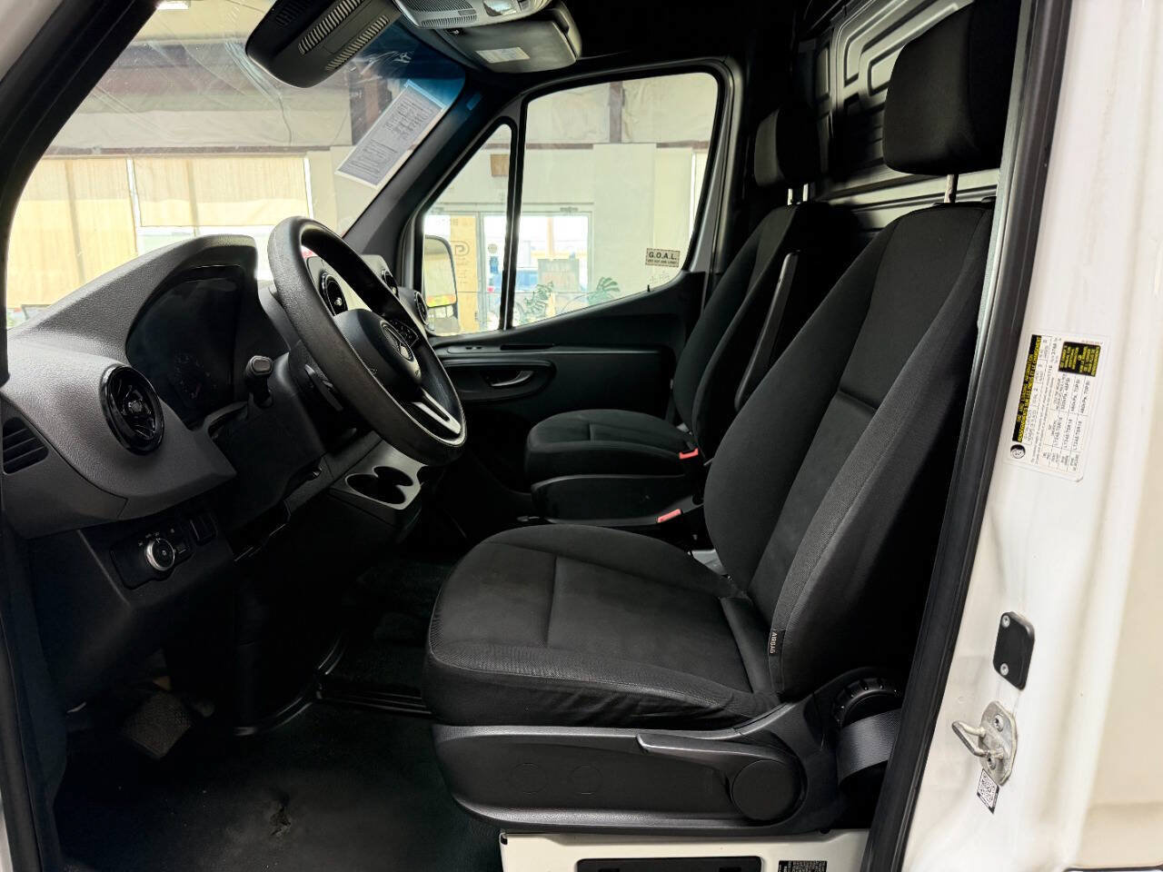 Used 2020 Mercedes-Benz Sprinter 1500 image 11