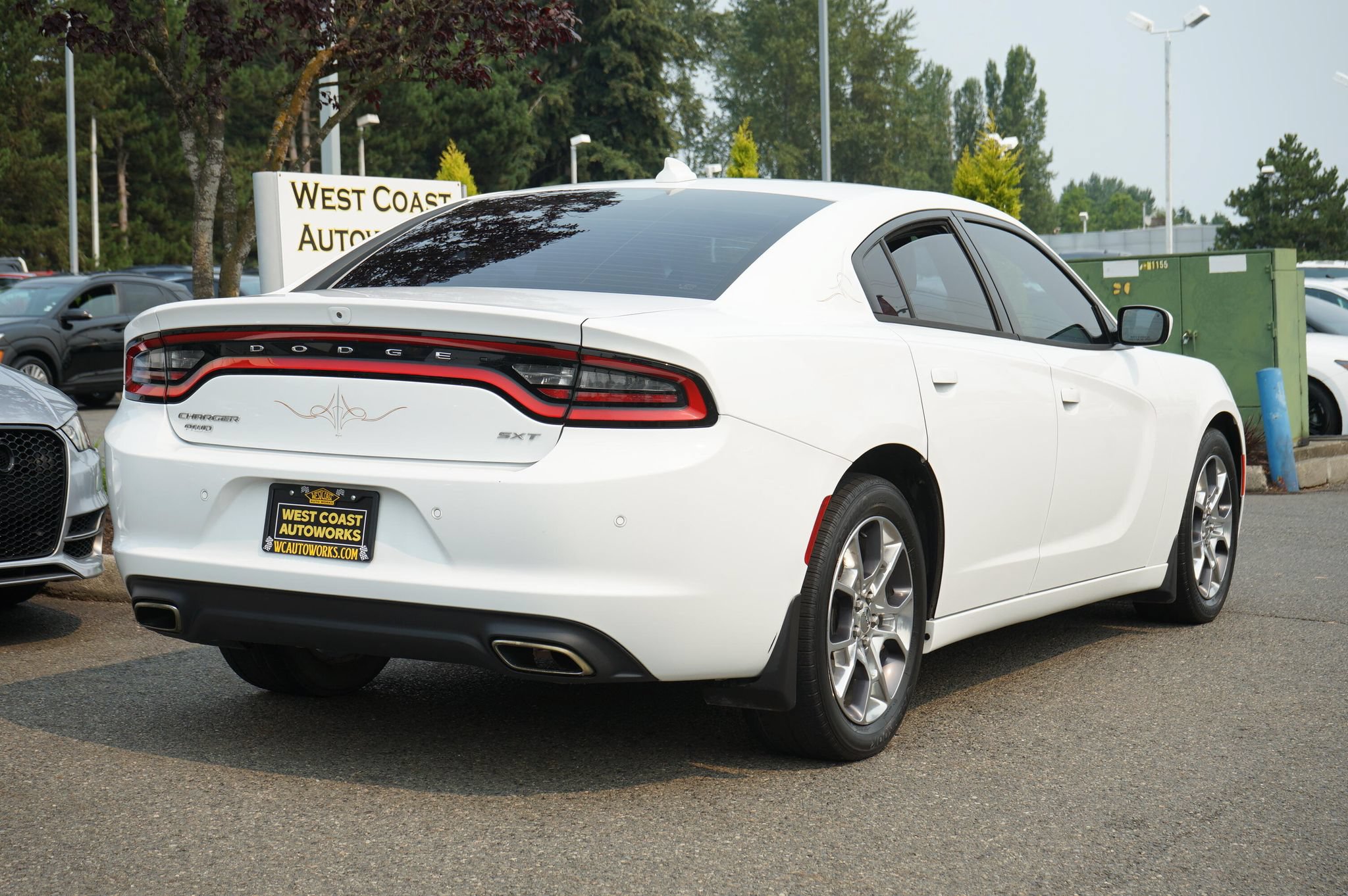 Used 2015 Dodge Charger SXT w/ AWD Plus Group image 5