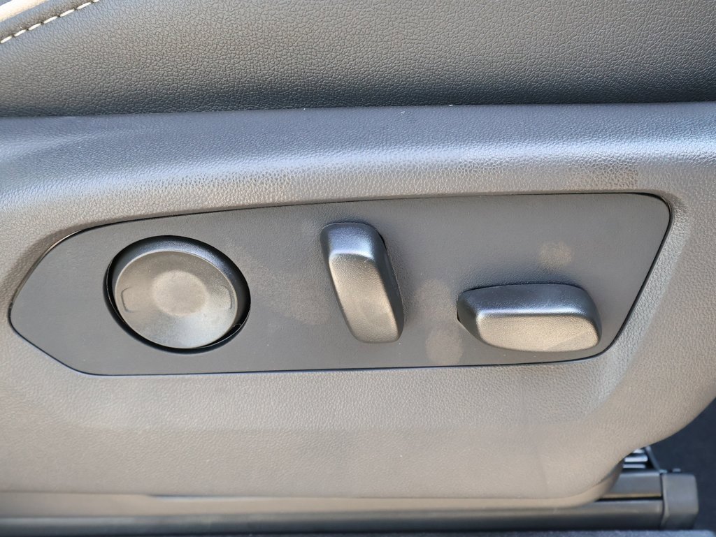 New 2026 GMC Yukon Elevation image 44