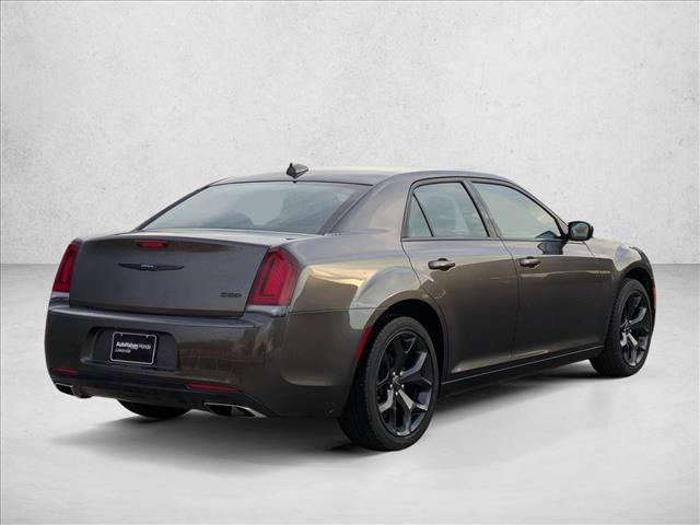 Used 2023 Chrysler 300 Touring w/ Sport Appearance Package image 5